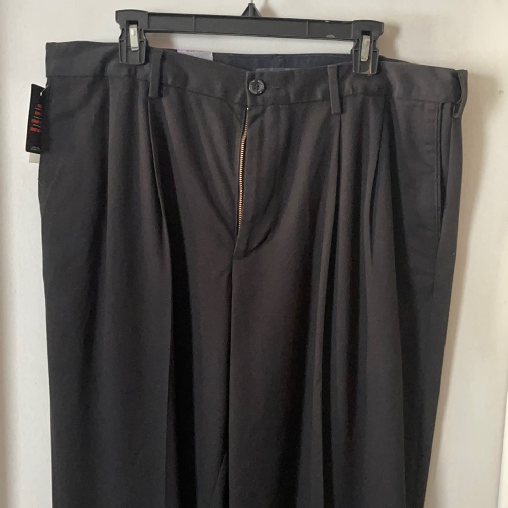 NWT Men’s Dockers. Comfort Black Khaki,